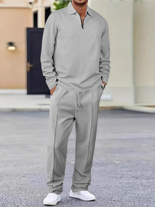 Conjunto para hombre sudadera con tejido de punto gofrado y pantalón de pierna recta.