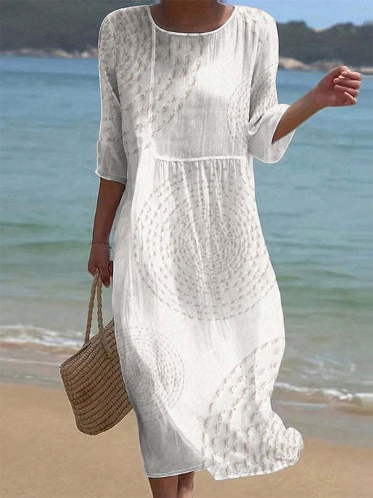 Vestido informal de mujer bordado.